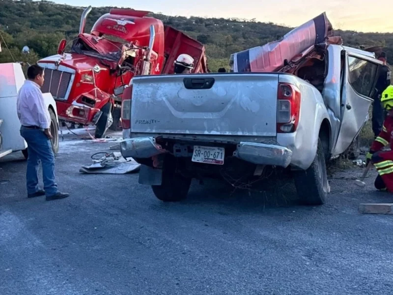 Alcaldes de Ixcaquixtla y Tepexi se culpan por accidente que dejó tres muertos