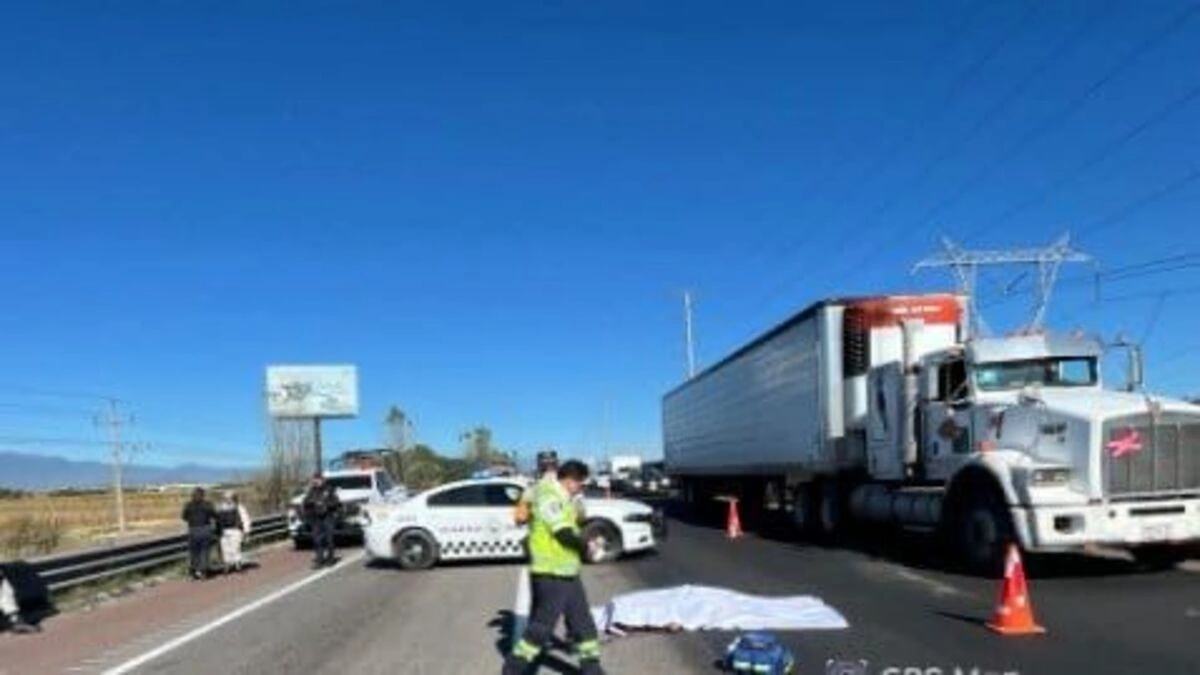 Muere un hombre sobre el carril central de la autopista México-Puebla