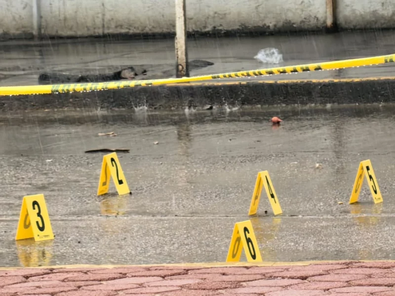 Balean a conductor en la colonia Del Valle  