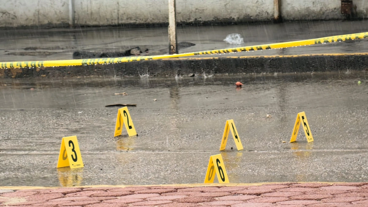 Balean a conductor en la colonia Del Valle  
