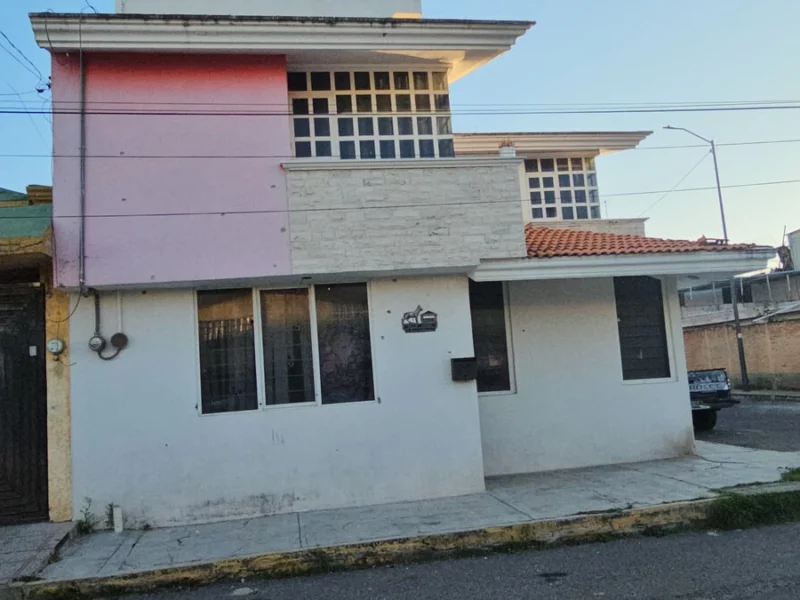Rafaguean casa en Bosques de Manzanilla 