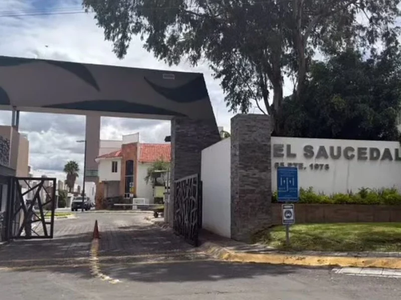Casero discute con su inquilino, lo quema y apuñala en El Saucedal  