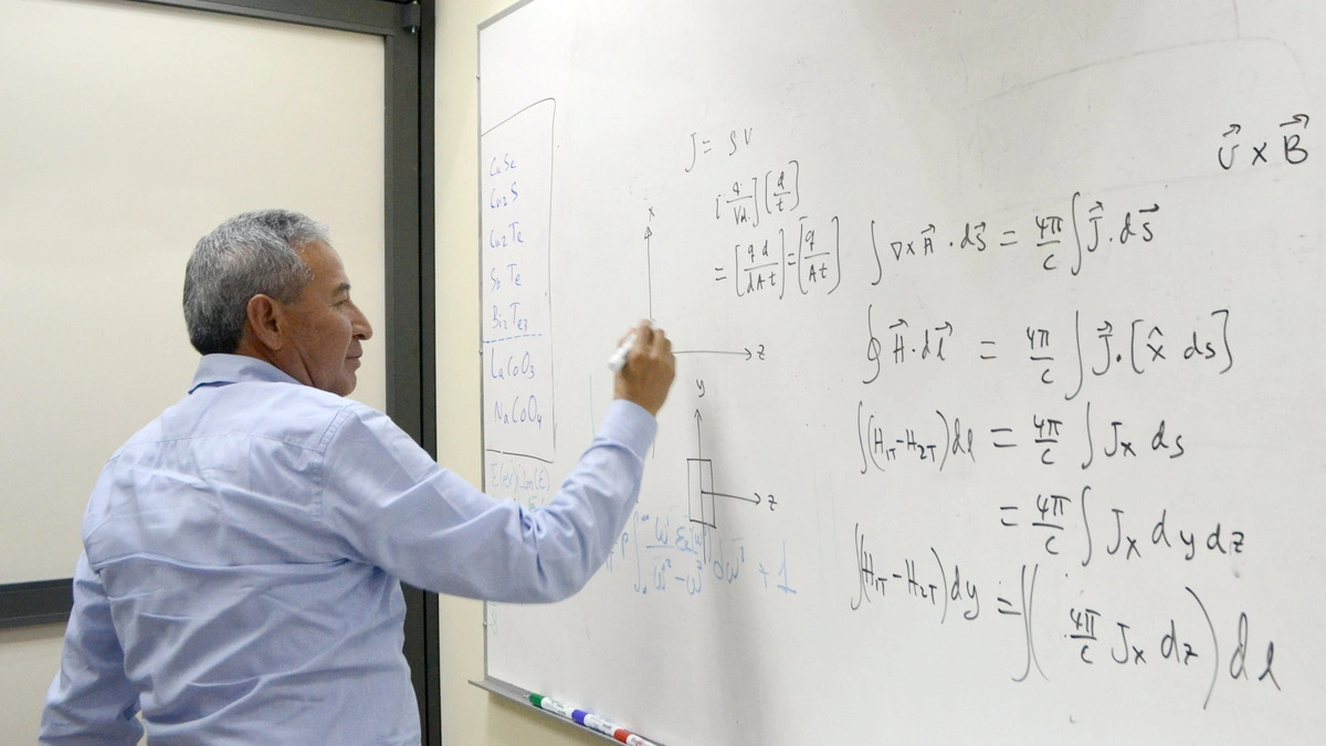 Colaboración científica en la BUAP para dar certeza teórica a propuestas experimentales