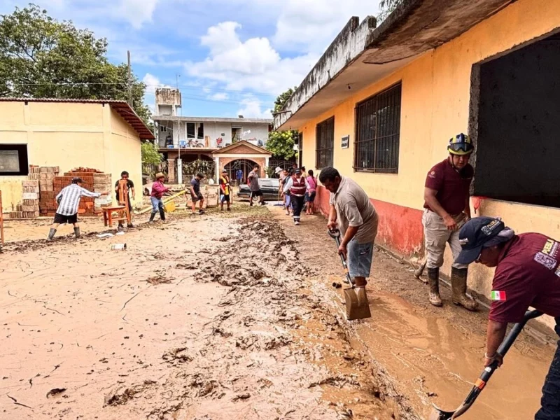 Repondrán casas a damnificados de Jerry en Puebla; tres municipios siguen incomunicados