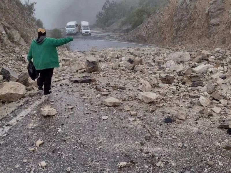 Socavones, derrumbes y desbordamientos: el saldo de las lluvias en regiones de Puebla