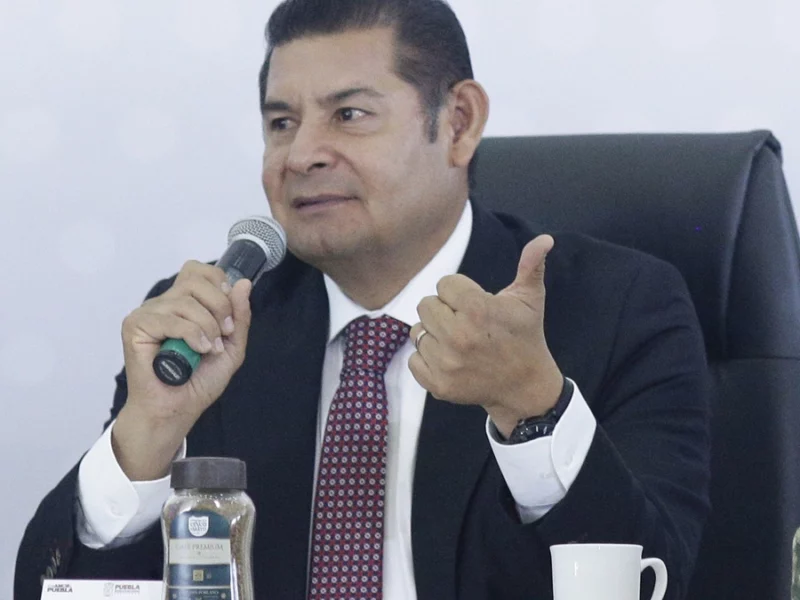 Armenta pide a ayuntamientos evitar entrega de despensas a damnificados con colores partidistas   