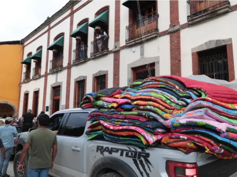 Mantienen diputadas y diputados cercanía y apoyo a personas afectadas por las lluvias