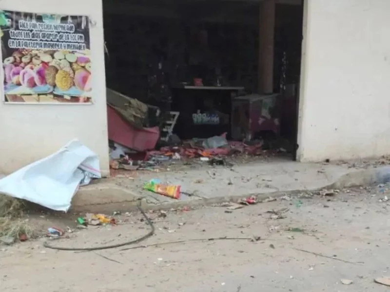 Explota pirotecnia acumulada en papelería de Santa Rita Tlahuapan
