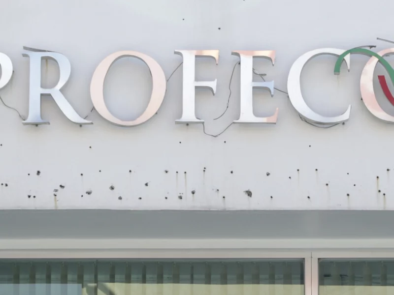 Alertan a comerciantes por falsos verificadores de la Profeco en Puebla 