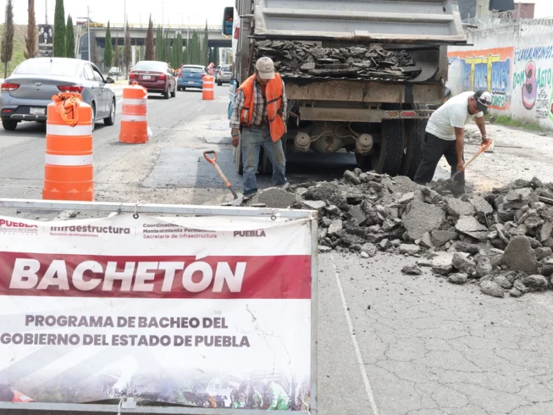 Gobierno de Puebla repara 10 mil hoyos con programa “Bachetón”  