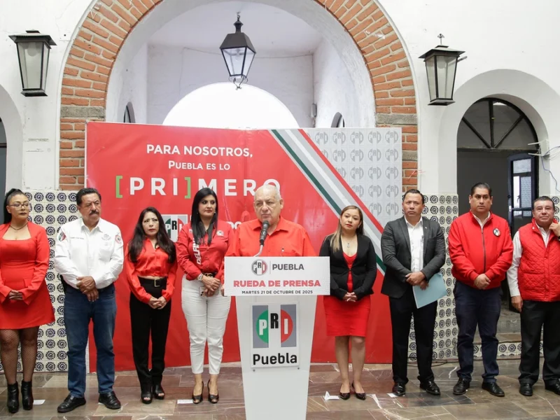 132 militantes abandonan al PRI en Puebla y brincan a MC 