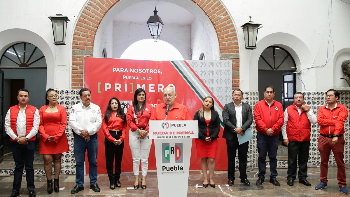 132 militantes abandonan al PRI en Puebla y brincan a MC 