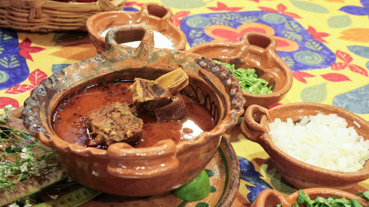 Mesas Poblanas: los restaurantes más top ponen a la venta el Mole de Caderas  