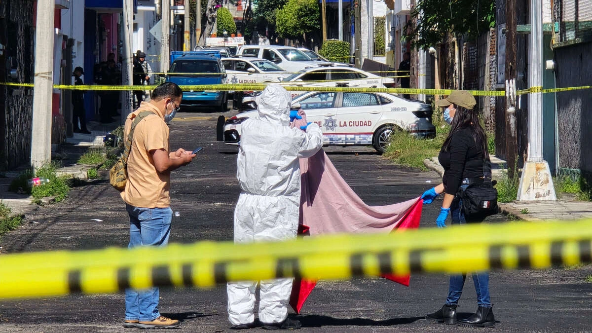 Mujer hallada en carrito de supermercado en Huexotitla habría muerto en un picadero 