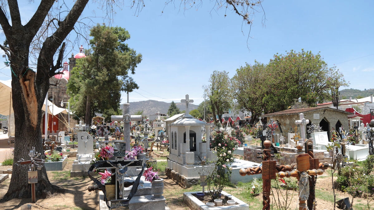 ¿A punto de morir? 12 panteones de Puebla ya no tienen espacio