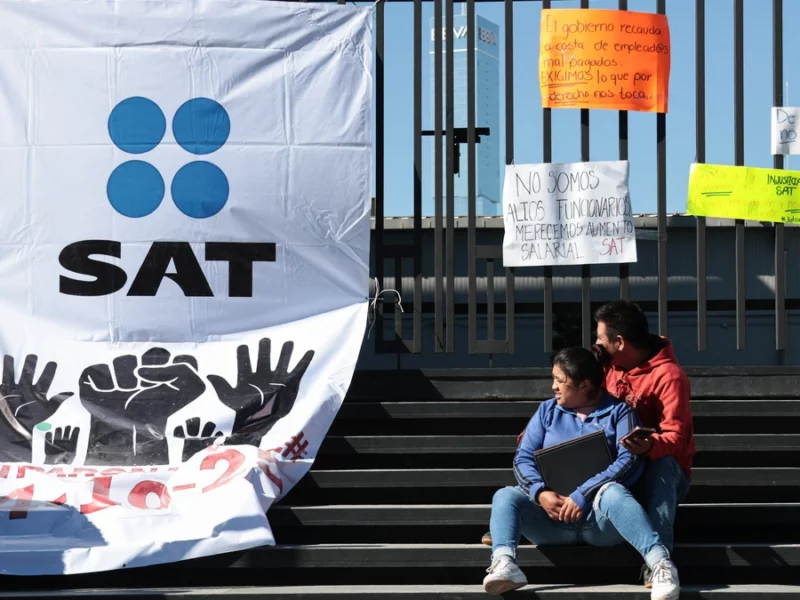 Trabajadores del SAT en Puebla se unen al paro nacional por falta de aumento salarial  