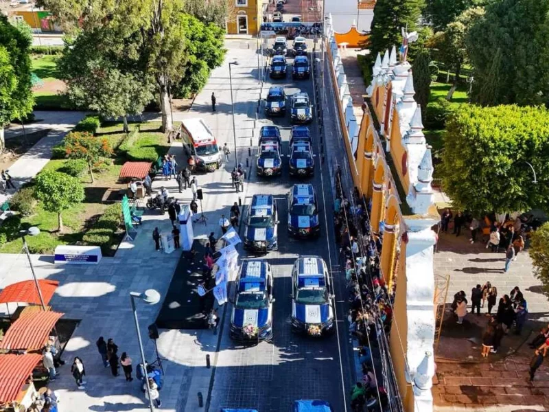 Entrega Lupita Cuautle 15 patrullas y 5 motocicletas para la Policía Municipal de San Andrés Cholula