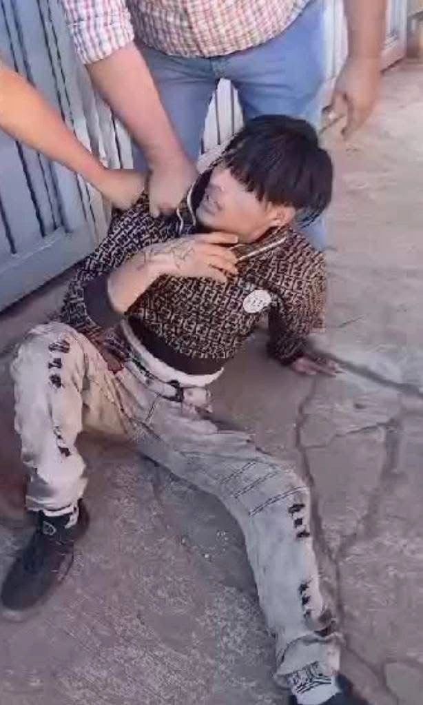 La tarde de este jueves 23 de octubre pobladores del municipio de San Pedro Cholula detuvieron a un presunto ladrón que momentos antes había asaltado una ferretería en la colonia Manantiales.