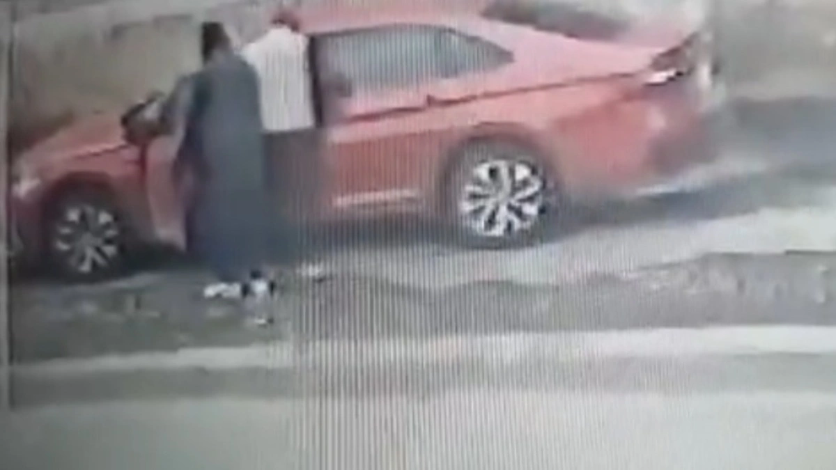 VIDEO: Acuden a entrevista de trabajo en el Parque Industrial Chachapa y les roban su auto