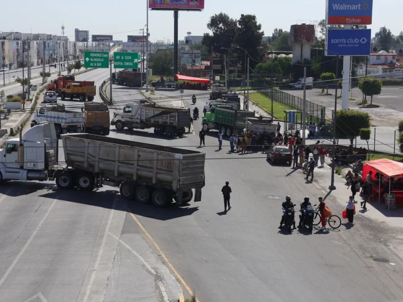 Sindicato 20 de Noviembre desquicia el Periférico Ecológico  