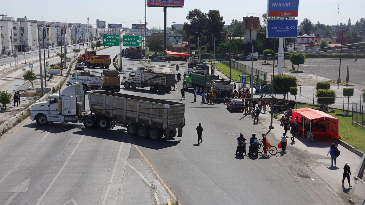 Sindicato 20 de Noviembre desquicia el Periférico Ecológico  