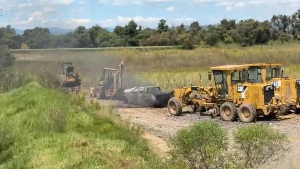 Sindicatos de Puebla-Tlaxcala protagonizaron una trifulca al pelearse las obras de ampliación de la autopista. 