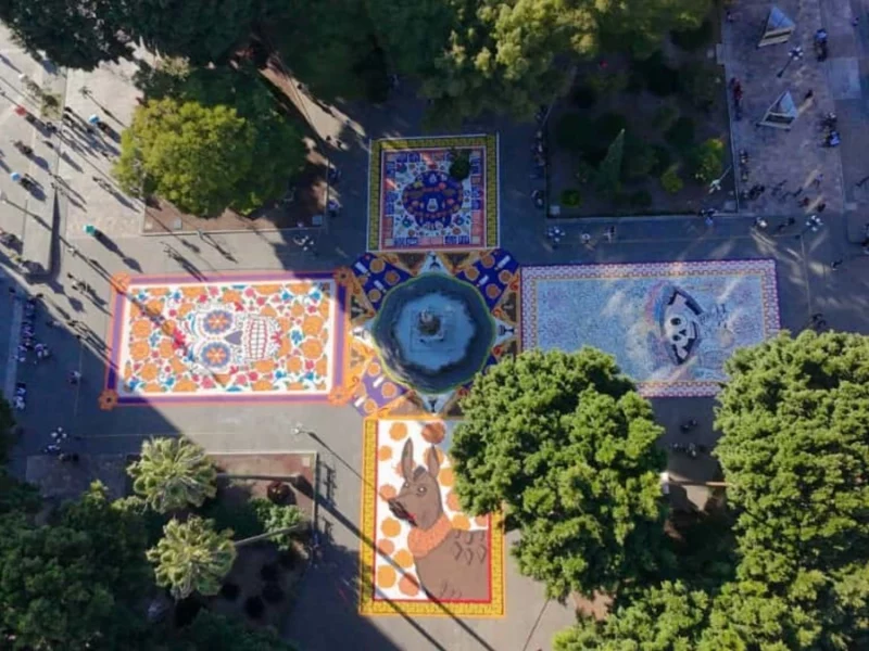 La Muerte es un Sueño: conoce el tapete monumental en el zócalo de Puebla