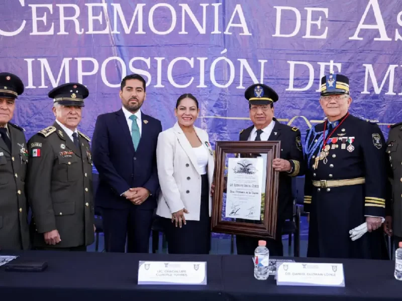 Recibe Lupita Cuautle la Venera “Gran Defensora de la Patria” en ceremonia de ascenso de la Academia Militarizada Ignacio Zaragoza