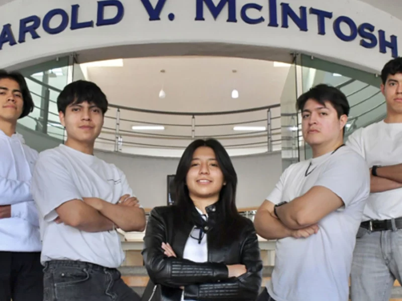 Estudiantes BUAP ganan fase estatal del Hackathon de Educación Digital 2025