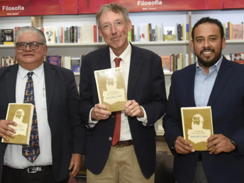 Presentan “Los malos de la historia: Maximiliano”, obra del historiador español, Will Fowler