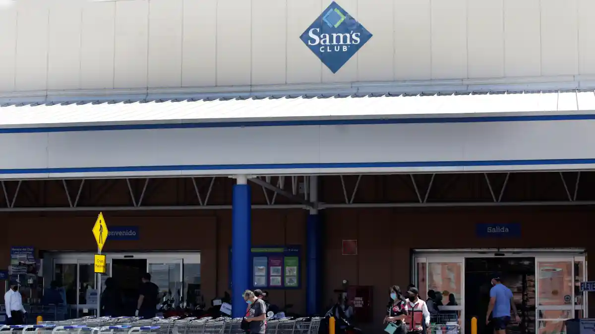 Entrada del Sam´s Club La Noria.
