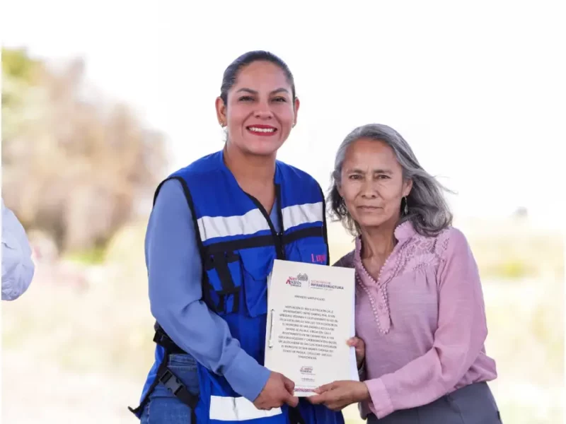 Mejora Lupita Cuautle servicios básicos en San Luis Tehuiloyocan con nueva red de electrificación
