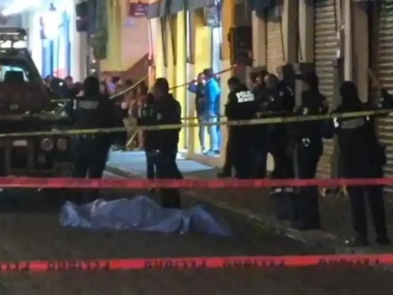 Mujer muere arrollada por una grúa durante desfile de la Santa Muerte en Puebla 