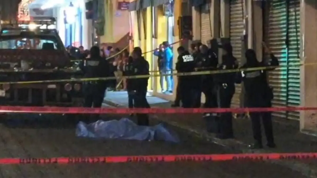 Mujer muere arrollada por una grúa durante desfile de la Santa Muerte en Puebla 