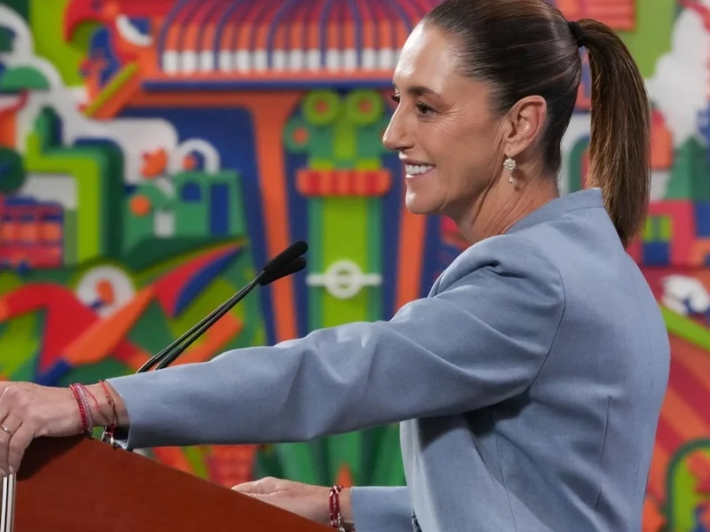 Sheinbaum pide a la SEP federal revisar la entrega irregular de plazas en Puebla 