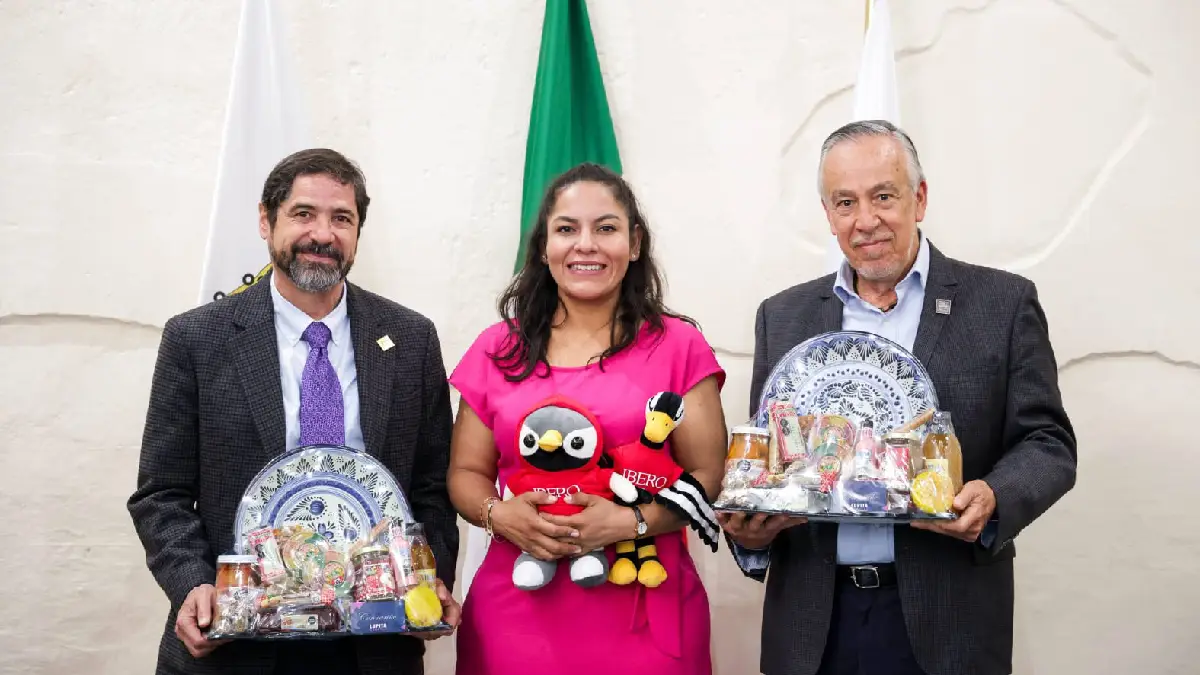 Fortalece Lupita Cuautle vinculación con Universidad Ibero Puebla.