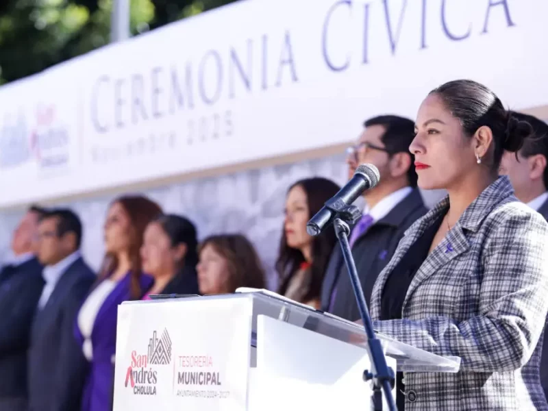 En ceremonia cívica Lupita Cuautle reafirma su compromiso con la paz y la seguridad del municipio