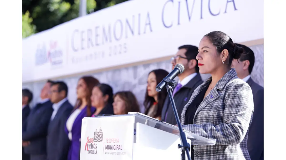 En ceremonia cívica Lupita Cuautle reafirma su compromiso con la paz y la seguridad del municipio