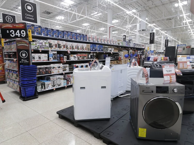 VIDEO: Comando roba celulares en Walmart de Ciudad Judicial 