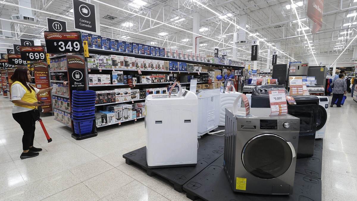 VIDEO: Comando roba celulares en Walmart de Ciudad Judicial 