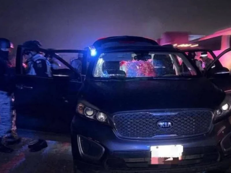 Guardia Nacional asegura camioneta cargada con paquetes de droga en Amozoc