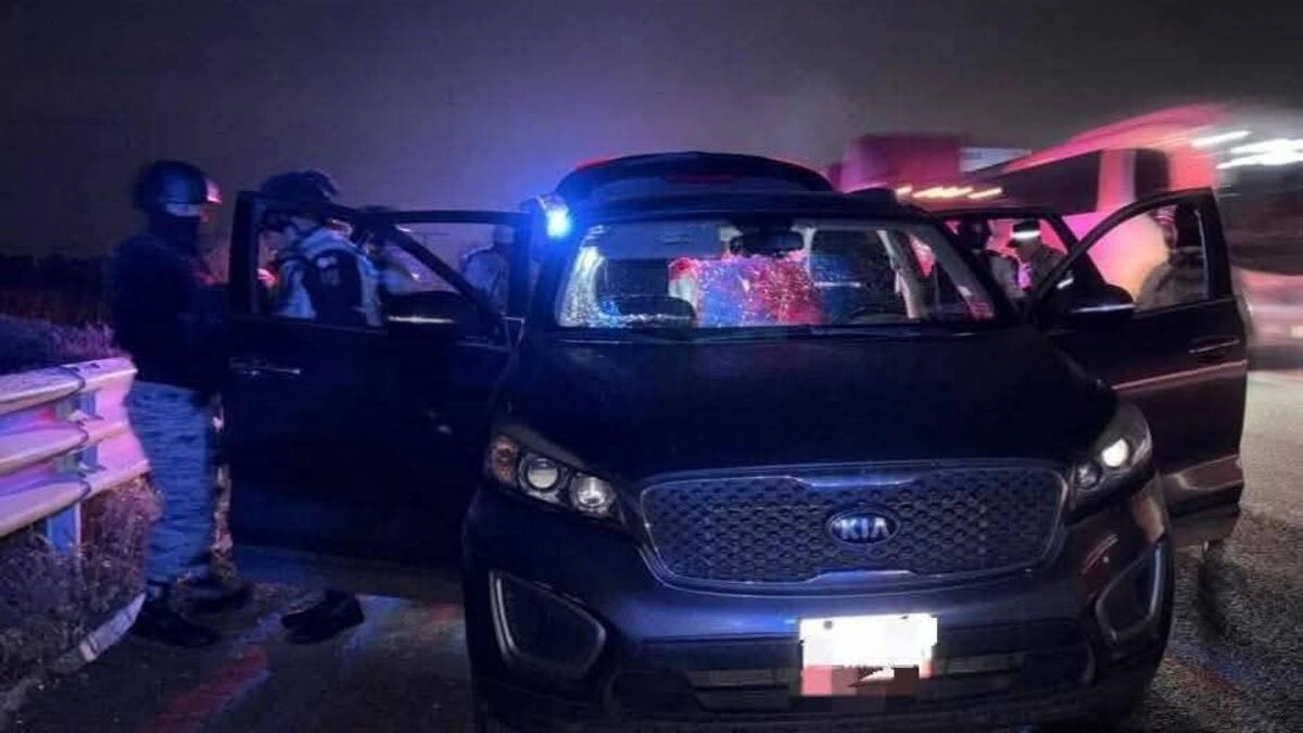 Guardia Nacional asegura camioneta cargada con paquetes de droga en Amozoc
