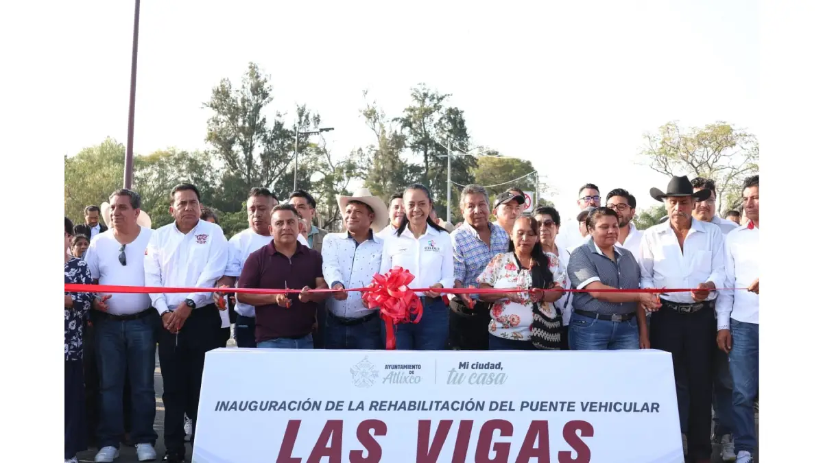 Ariadna Ayala entrega la rehabilitación del puente "las vigas"