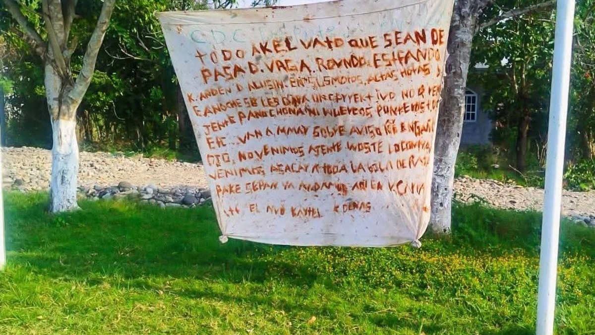 Dejan narcomanta con amenazas en Venustiano Carranza
