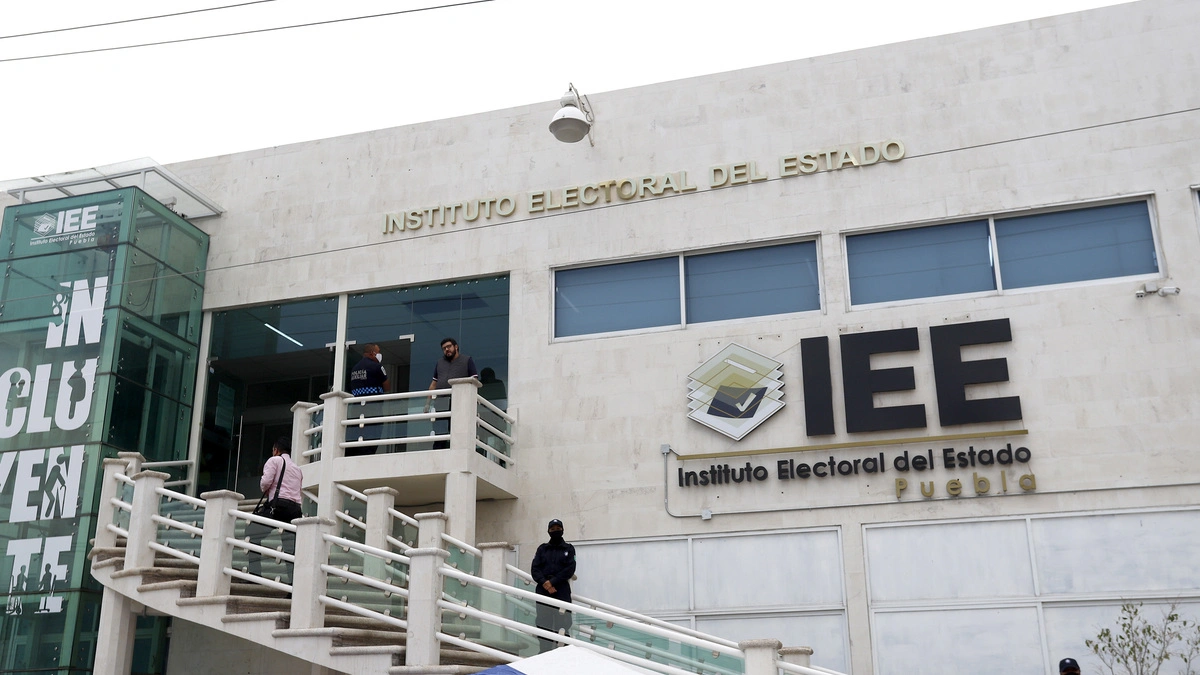 INE designa dos nuevos consejeros para el IEE en Puebla; queda vacante un puesto 