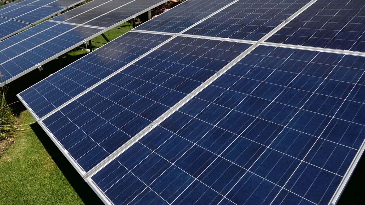 Gobierno de Puebla comenzará a instalar paneles solares en 96 escuelas del estado 