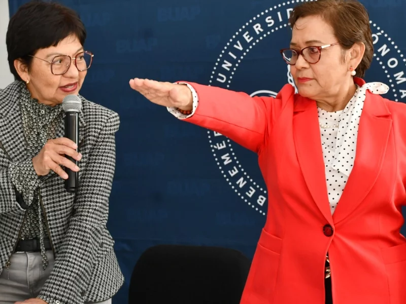 Toman protesta a la directora de la Preparatoria 2 de Octubre
