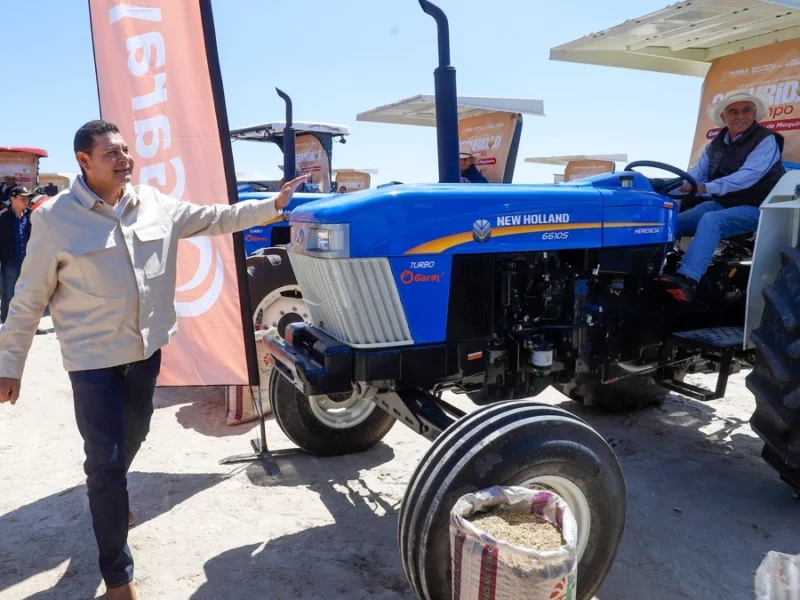 Gobierno de Armenta comprará 82 tractores para módulos de maquinaria agrícola