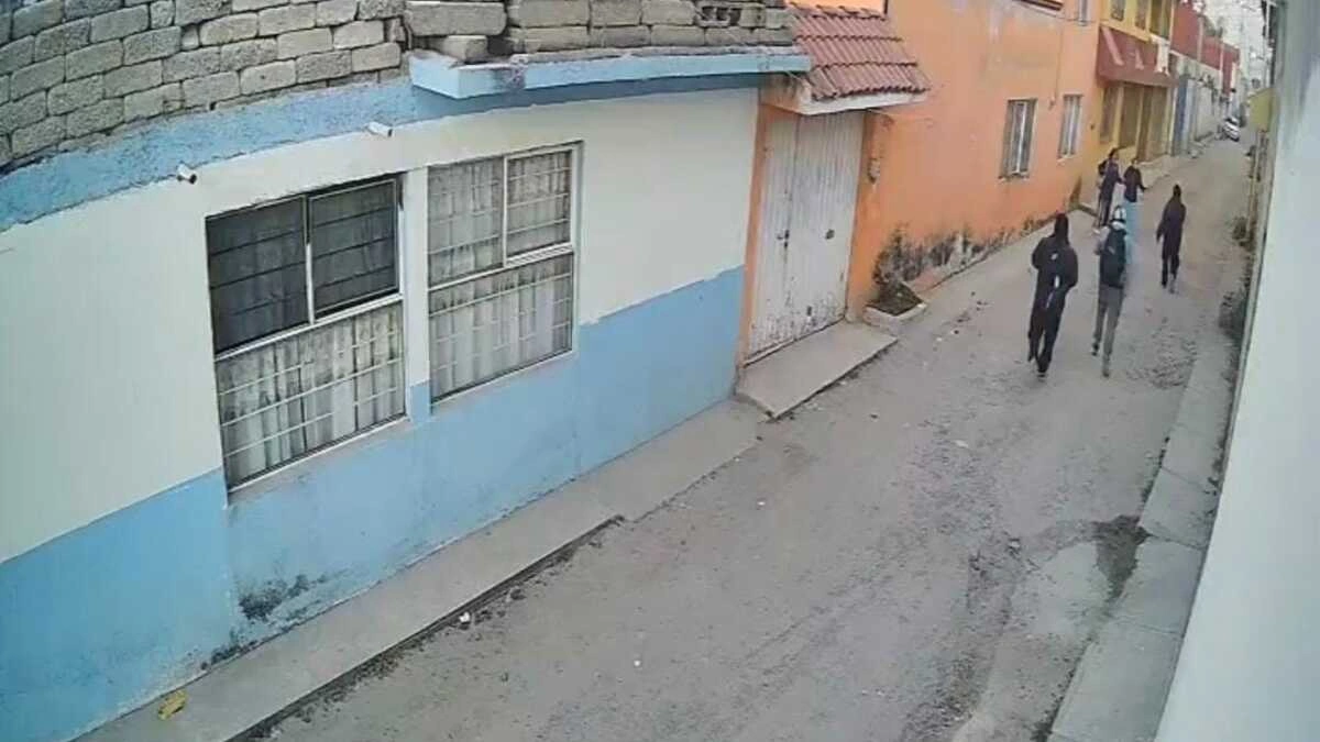VIDEO: Hombres asaltan a madre e hija rumbo a la escuela en Xonacatepec