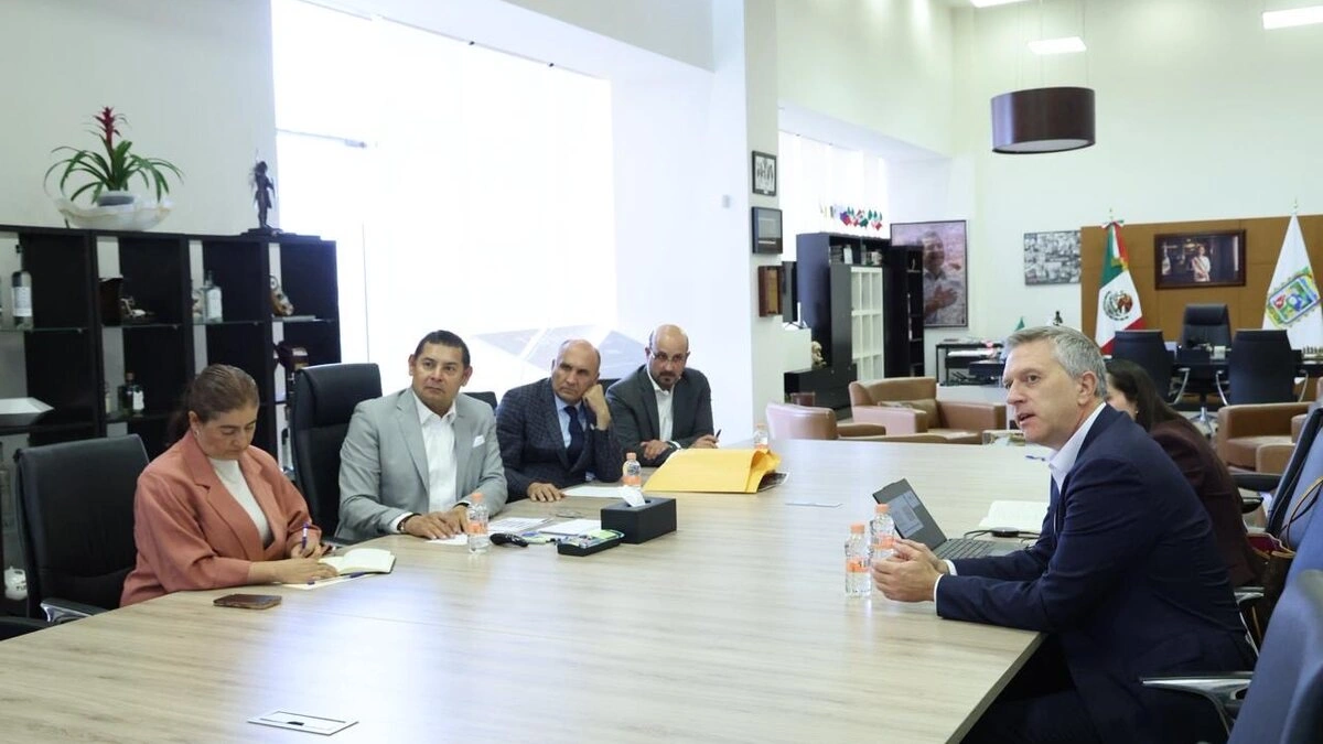 Nuevo trébol en la México-Puebla se construirá con apoyo de Volkswagen: Armenta 